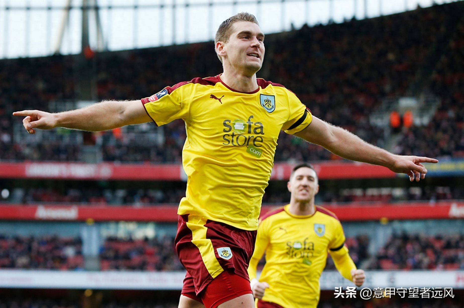 米尔沃尔主场不敌对手，积分落后的简单介绍