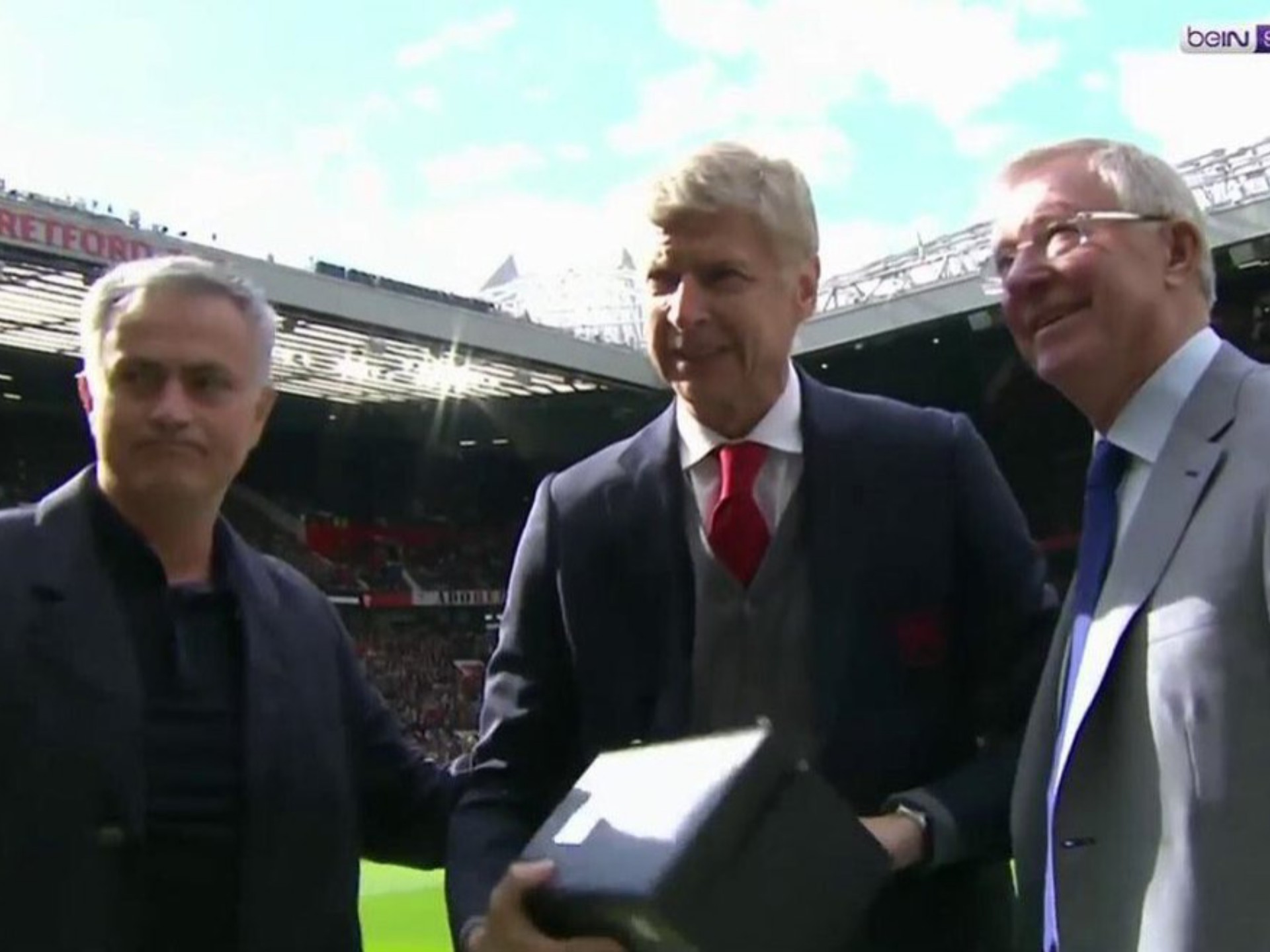 爱游戏大厅-英格兰足球超级联赛吸引球市关注