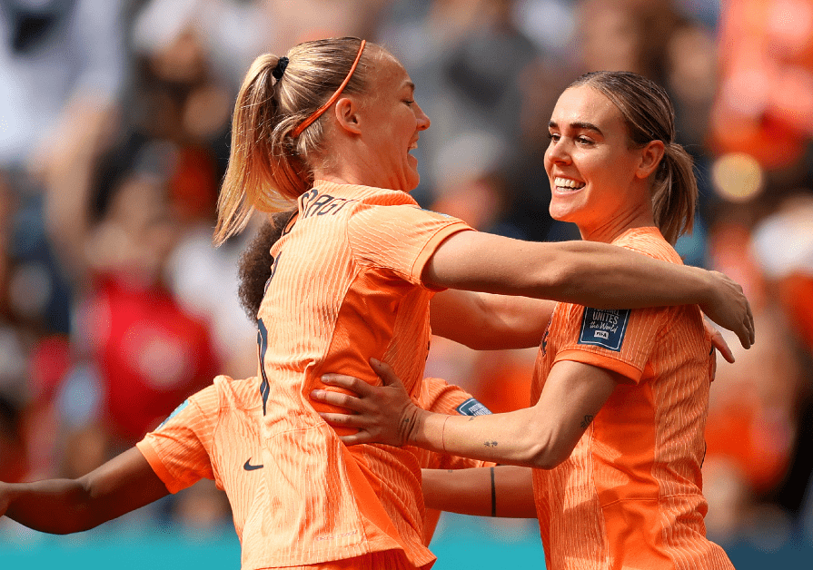 荷兰安的列斯选手夺冠，创造奇迹的简单介绍