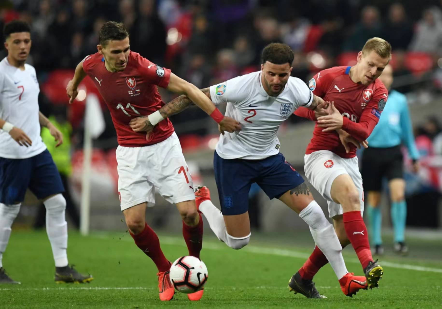 爱游戏娱乐-斯洛伐克突围成功：欧国联单挑光芒的简单介绍