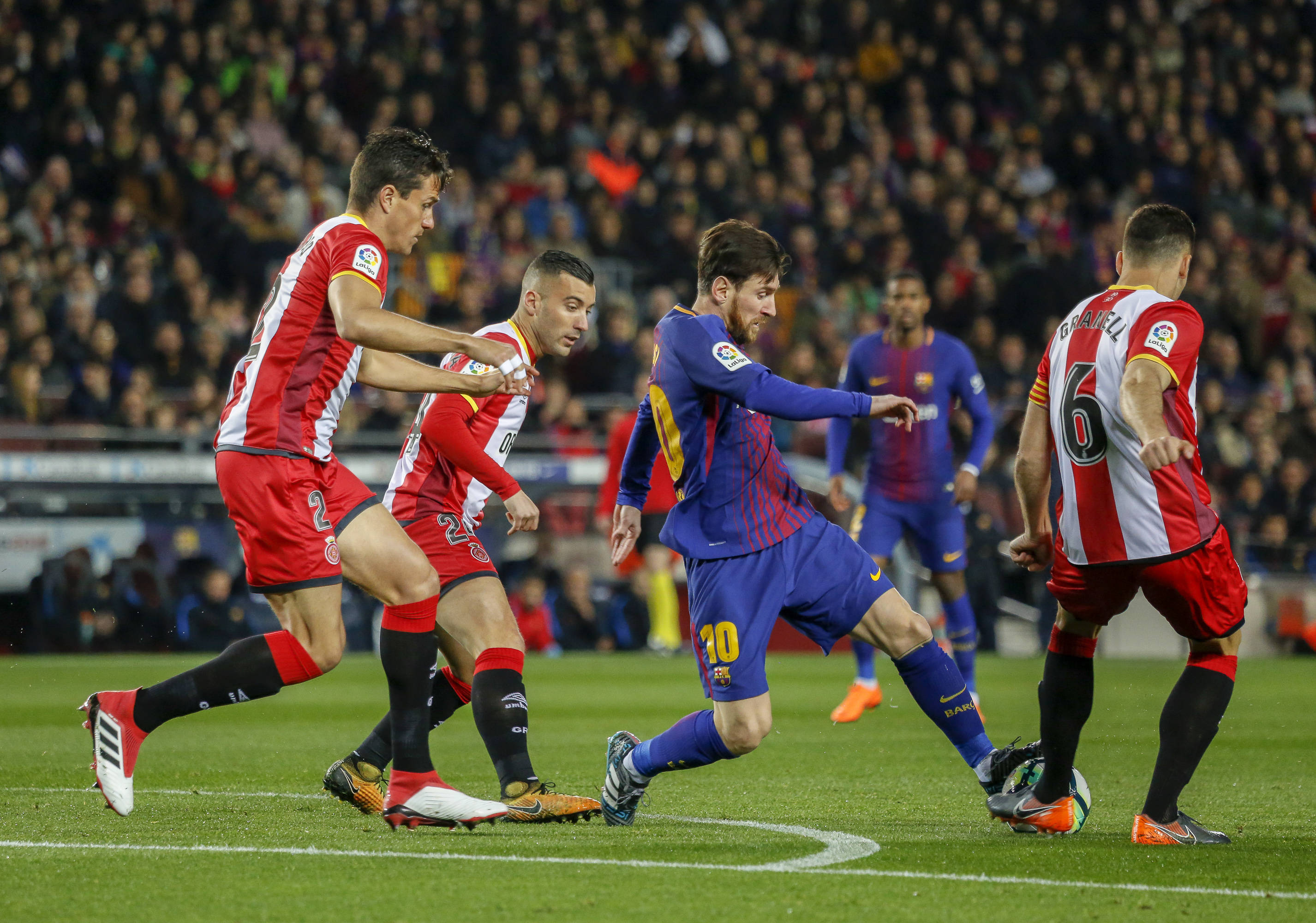 爱游戏入口-关于巴塞罗那队员在欧洲赛场上取得胜利的信息