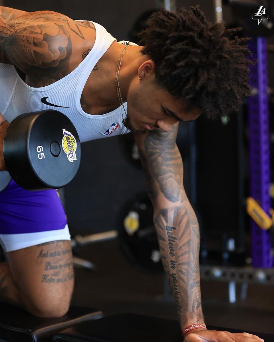 湖人队球员训练现状曝光，备战积极