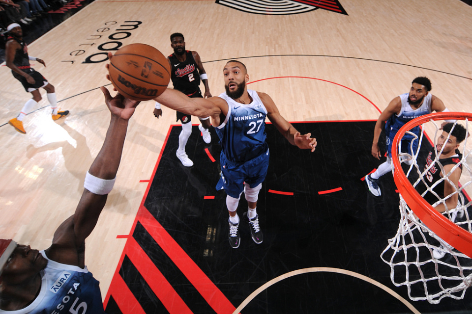 森林狼客场逆转爵士，唐斯砍下30+10数据