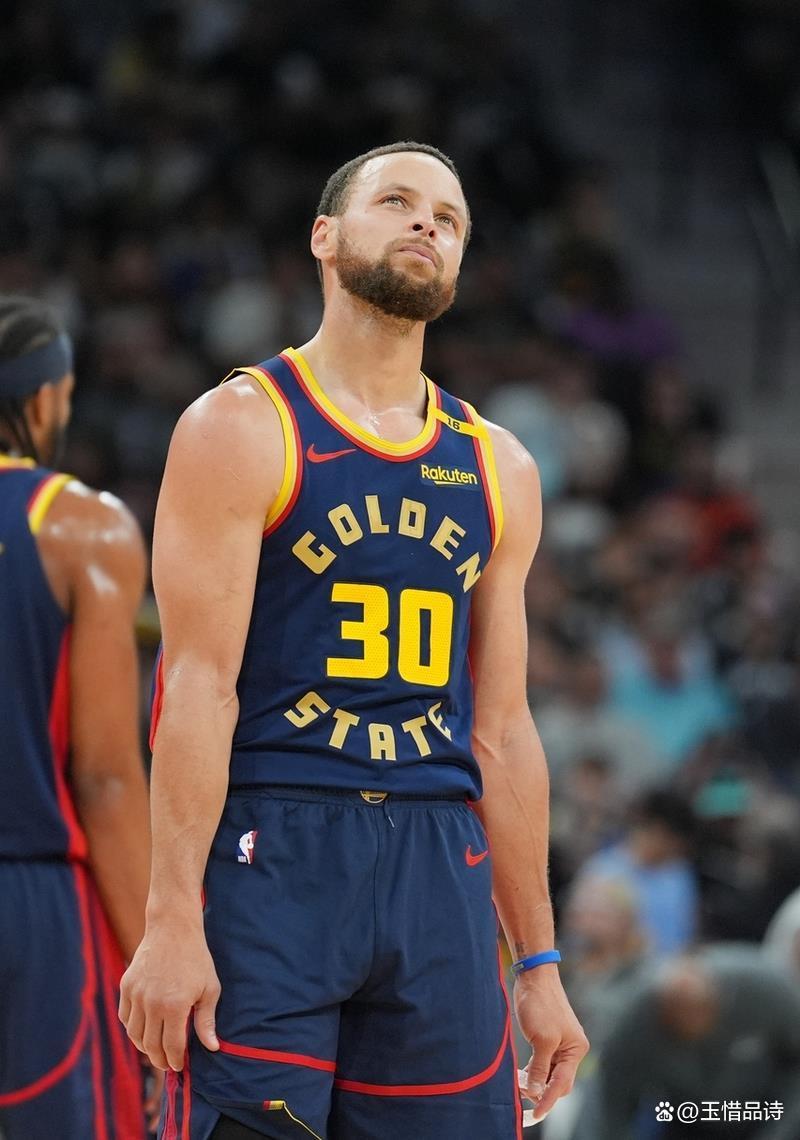 勇士胜出马刺，保持不败记录