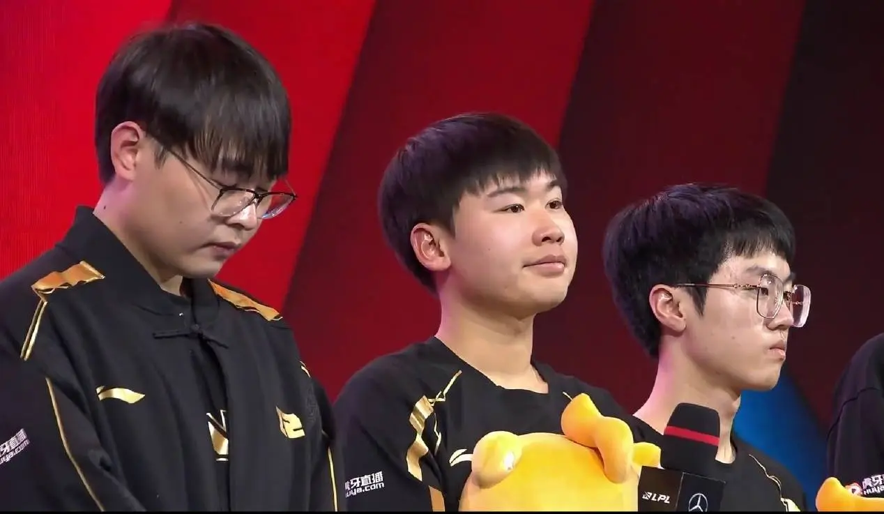 爱游戏在线-NS翻盘RNG，Viper极限生还后反打强强对话四强赛，引爆全场热议