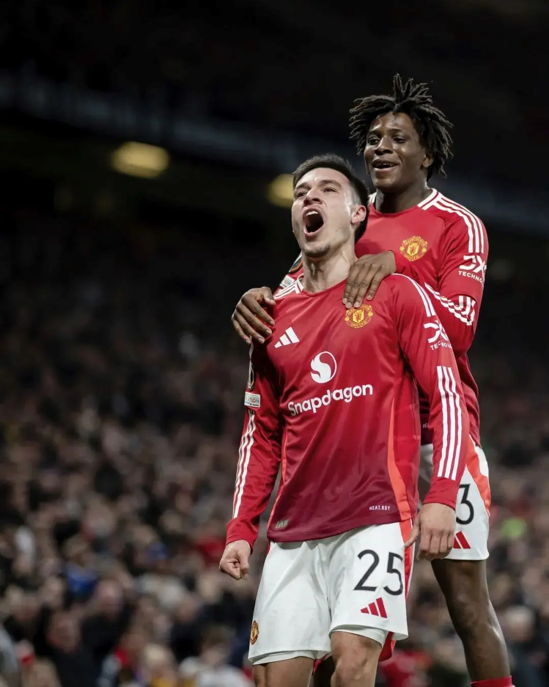 爱游戏在线-曼联斯旺西-平局，卢卡古共射入绝杀关键球