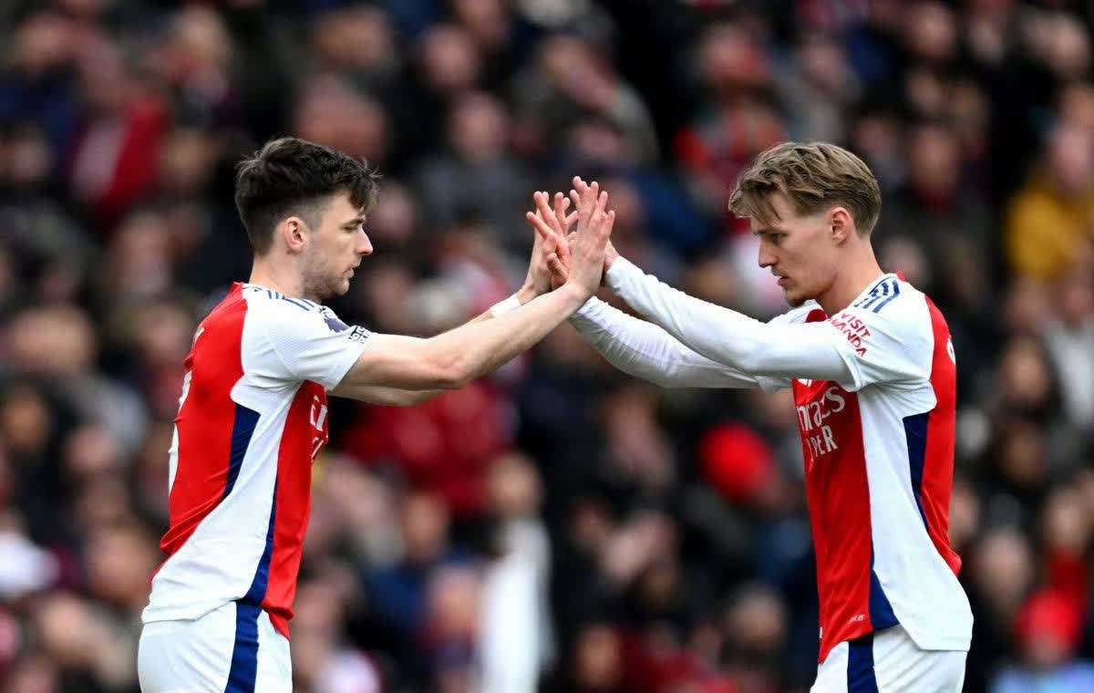 包含里昂完胜利物浦,阿尔瓦雷斯刷新纪录的词条 包含里昂完胜利物浦,阿尔瓦雷斯刷新纪录的词条